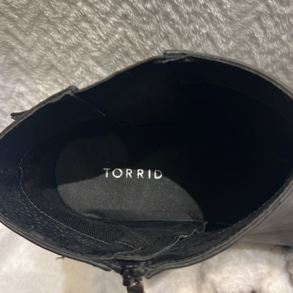 Torrid black side zip two buckle heel boots NEW - Picture 6 of 6
